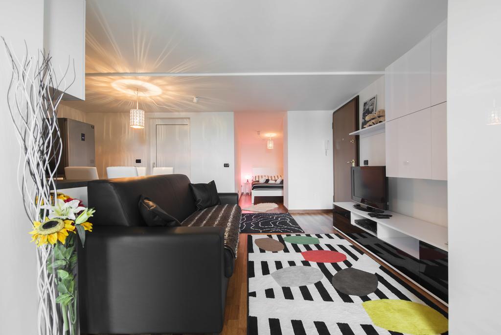 New Luxury Attic Santa Giulia Expo Apartment Mailand